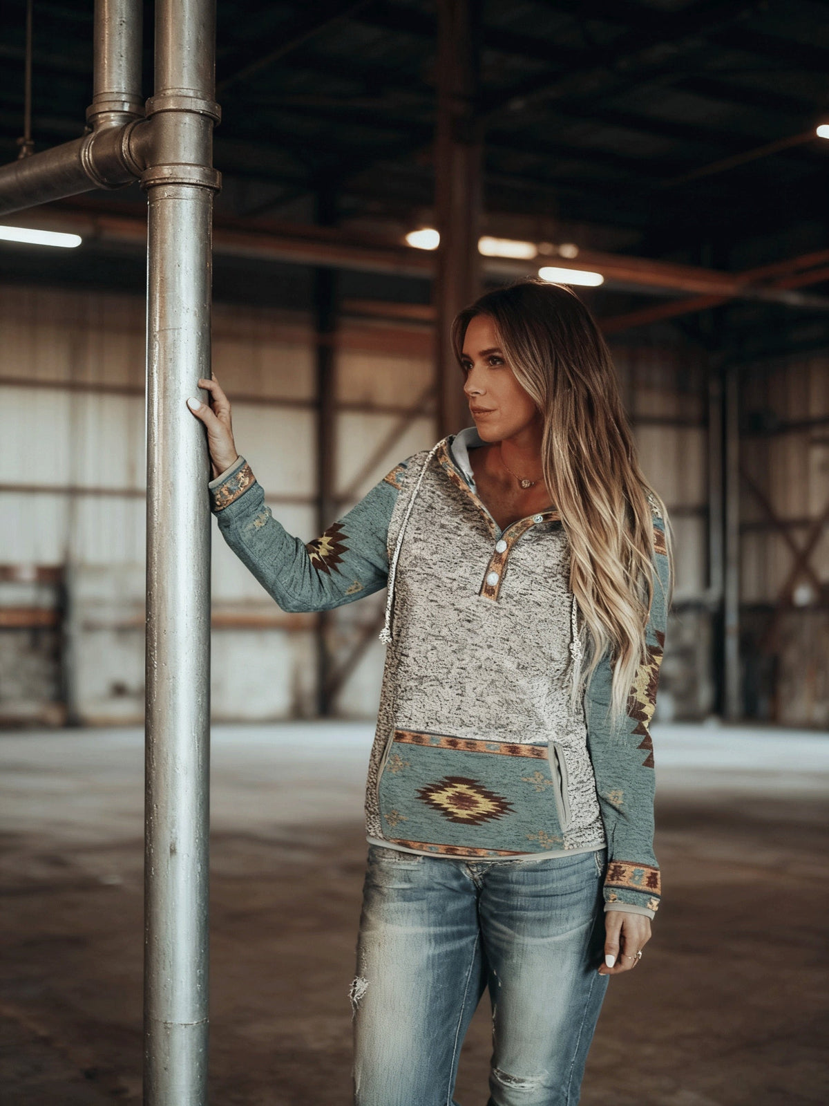 Pull chiné à capuche et bordures géométriques — Amielle Paris