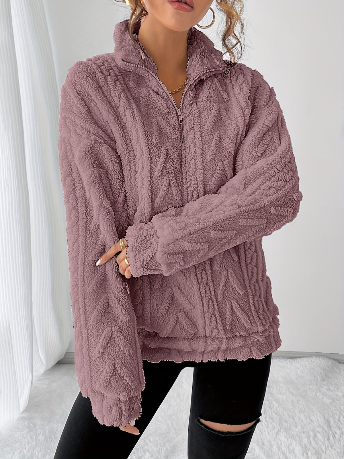 Pull à torsades et texture duveteuse — Amielle Paris