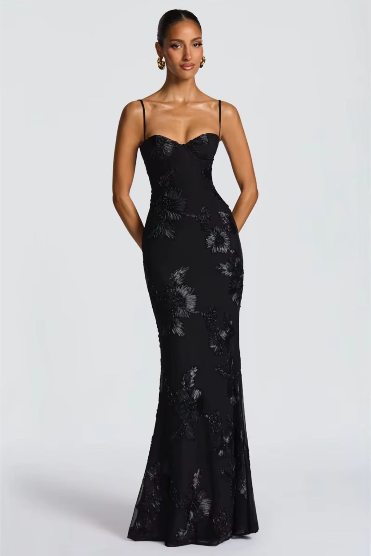 Seraphina — Robe longue à broderies florales — Amielle Paris