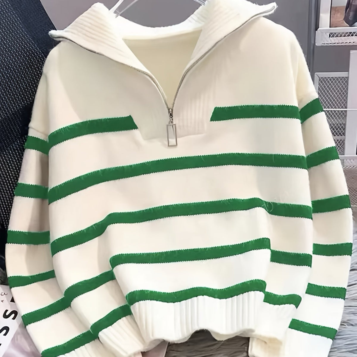 Perrine | Pull rayé à col partiellement zippé — Amielle Paris