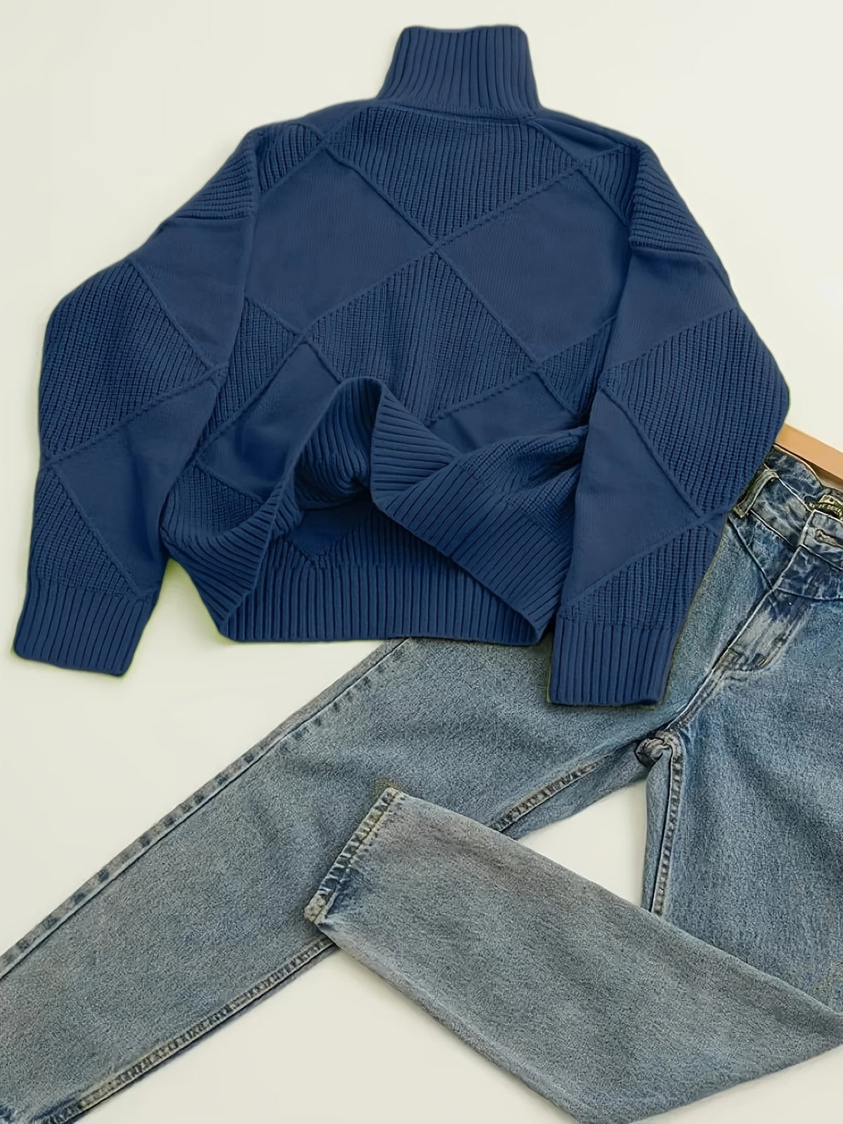 Pull à col roulé et maille à losanges — Amielle Paris