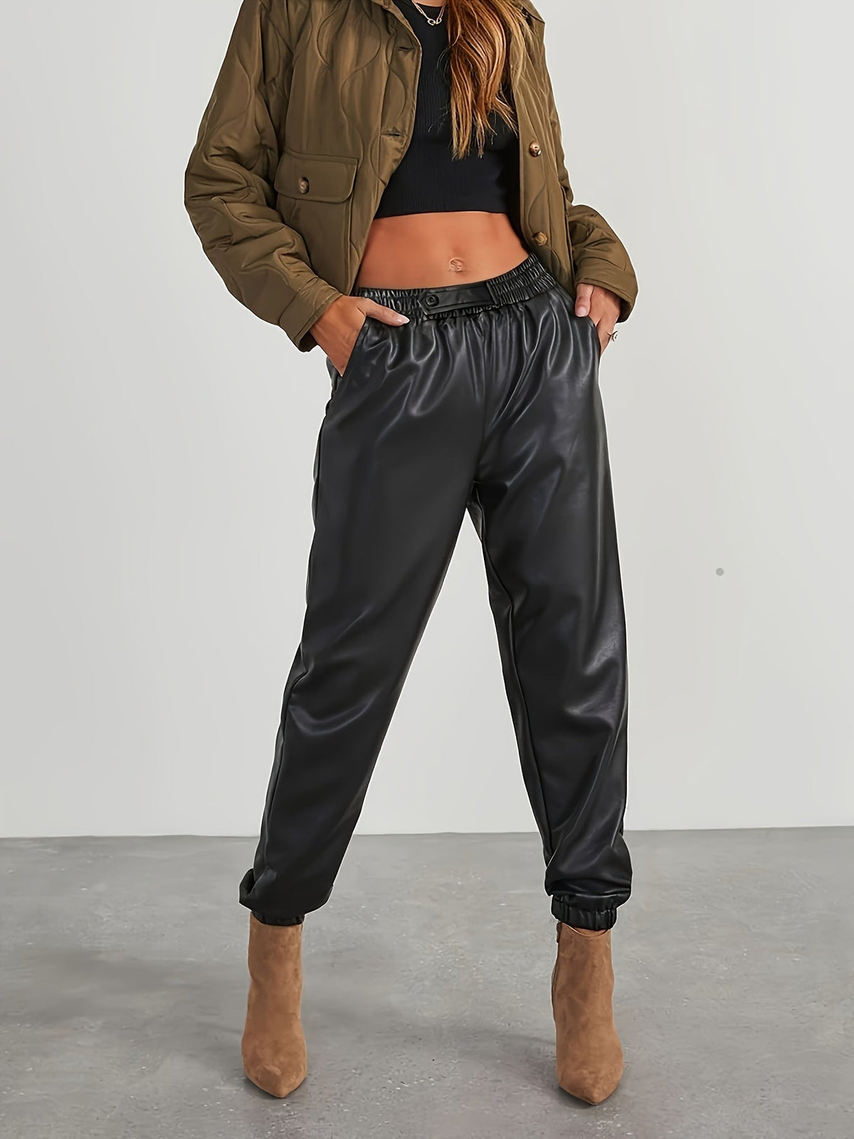 Pantalon aspect cuir à taille et chevilles élastiquées — Amielle Paris