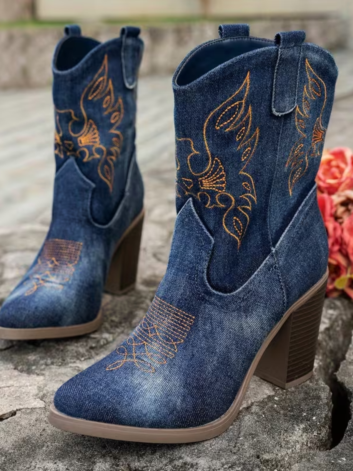 Bottines western en denim brodé Avessa — Amielle Paris