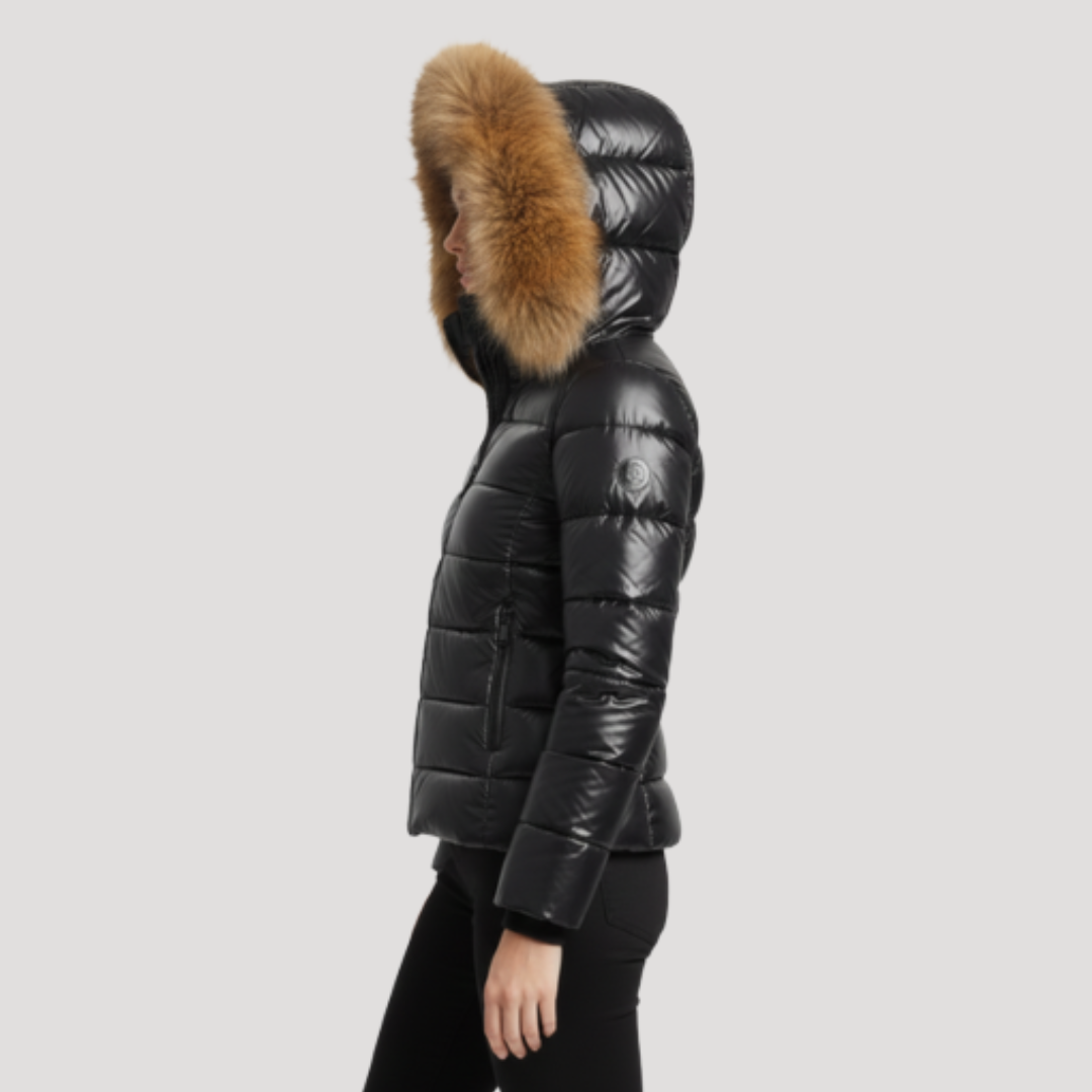 Doudoune brillante à capuche bordée de fausse fourrure — Amielle Paris