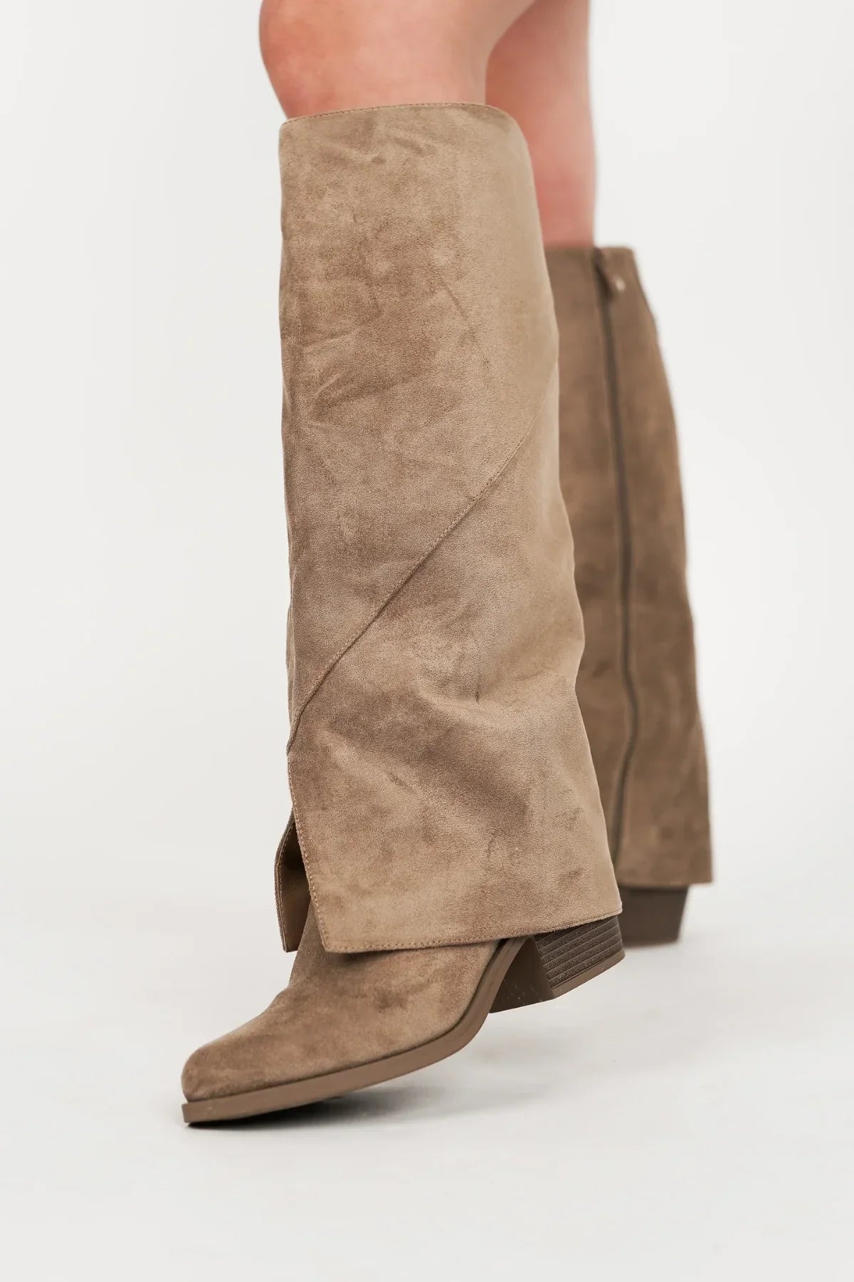 Bottes hautes à revers et talon bloc Olivia — Amielle Paris