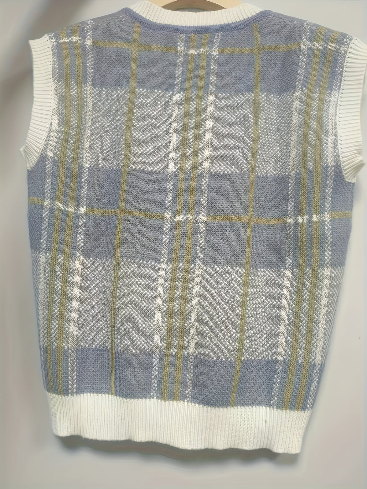 Pull sans manches à carreaux et col V — Amielle Paris