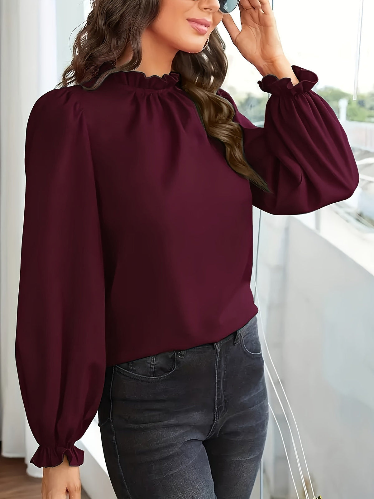 Cosette | Blouse à col volanté et manches bouffantes — Amielle Paris