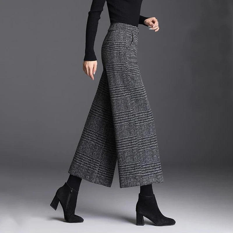 Pantalon taille haute à détail de boucle — Amielle Paris