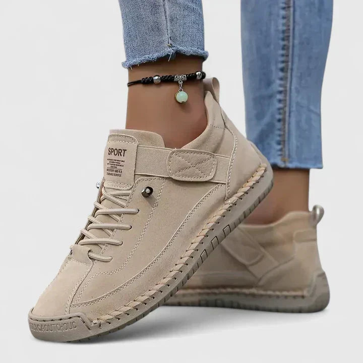 Chaussures à lacets et coutures apparentes — Amielle Paris