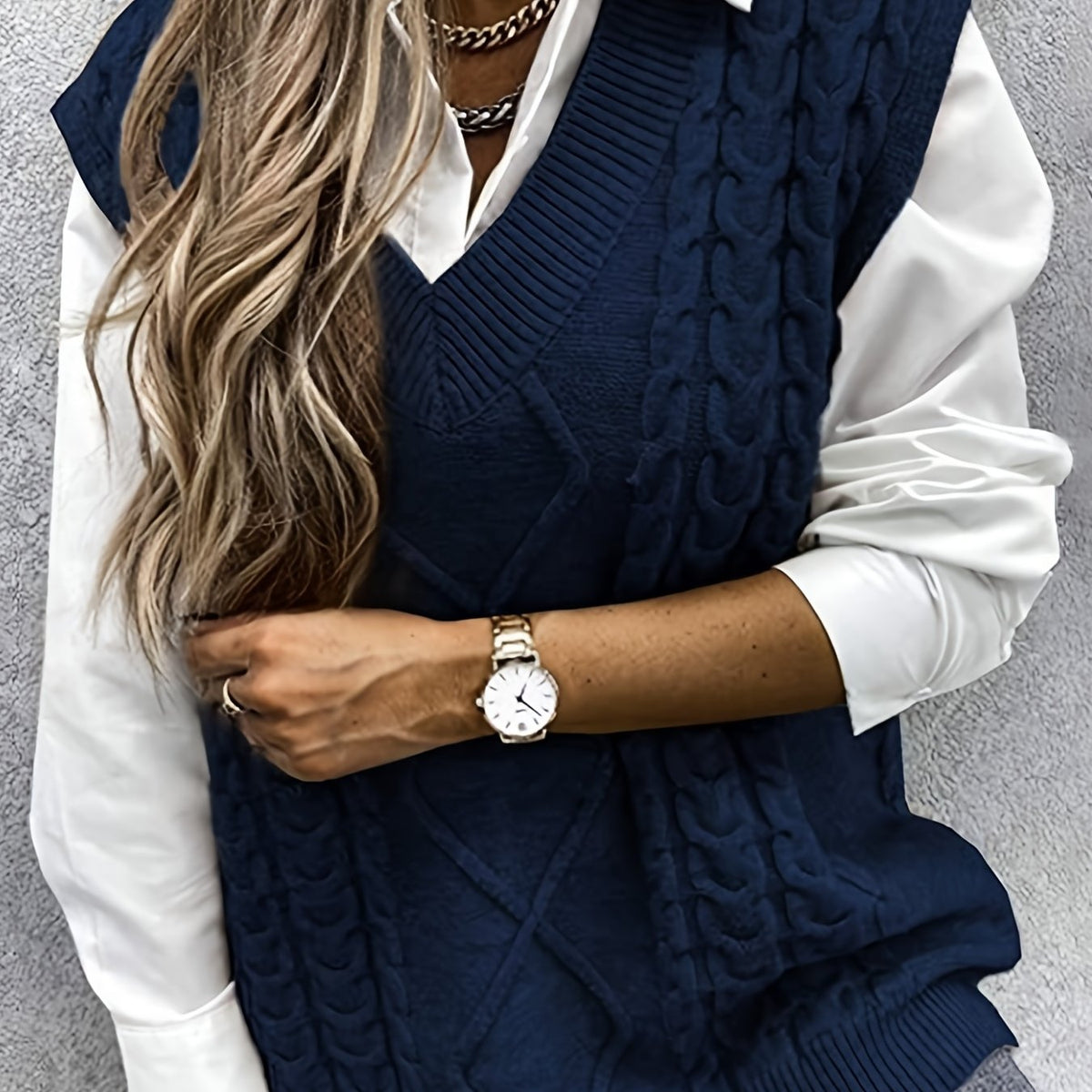Pull sans manches ample à torsades et col V — Amielle Paris