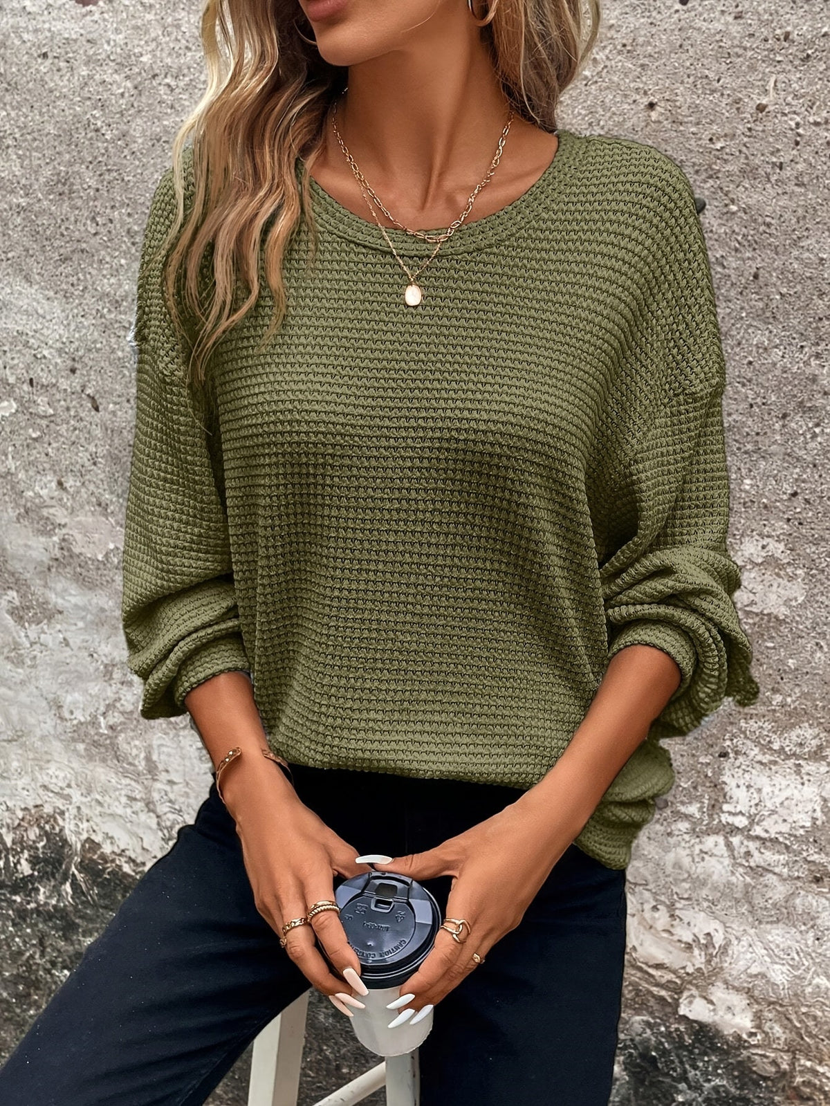 Pull gaufré à épaules tombantes — Amielle Paris