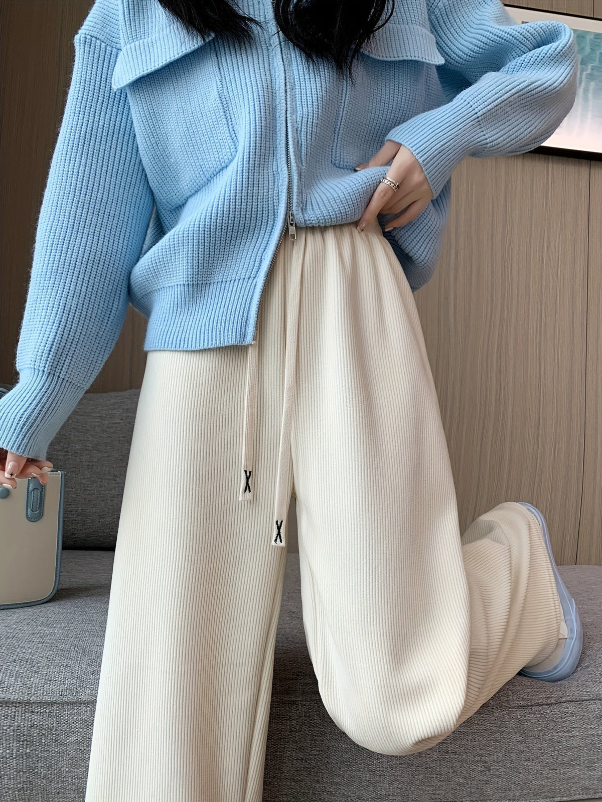 Pantalon large en velours à revers duveteux — Amielle Paris