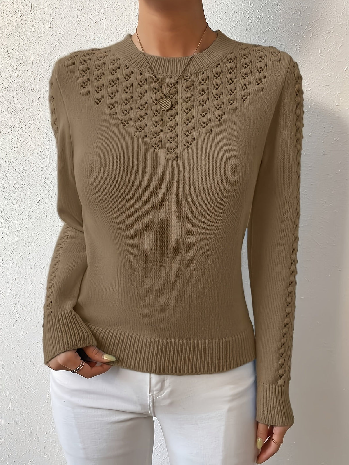 Pull ajouré à col rond et détails en dentelle — Amielle Paris