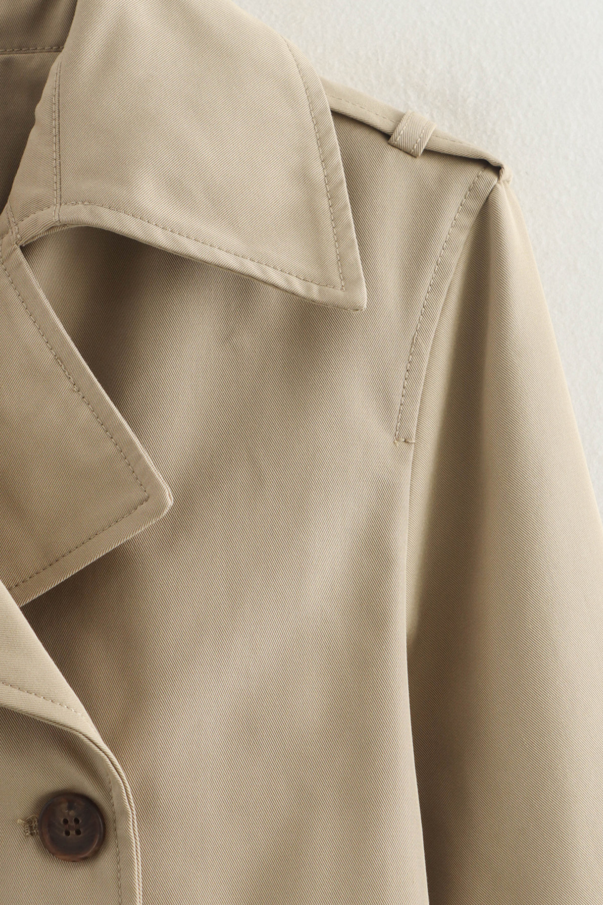 Indy — Trench court en gabardine — Amielle Paris