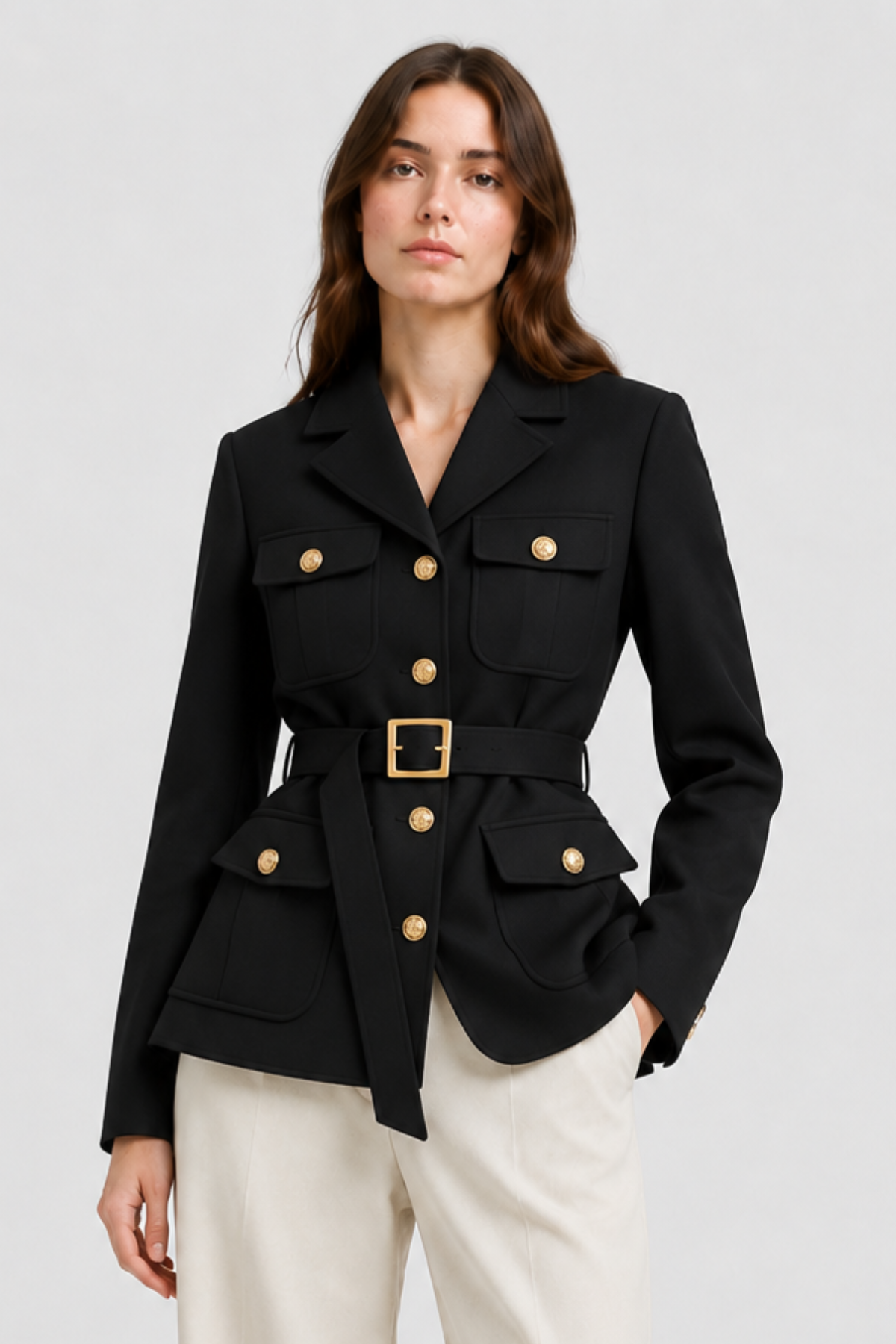 Tissary — Blazer ceinturé à boutons dorés — Amielle Paris