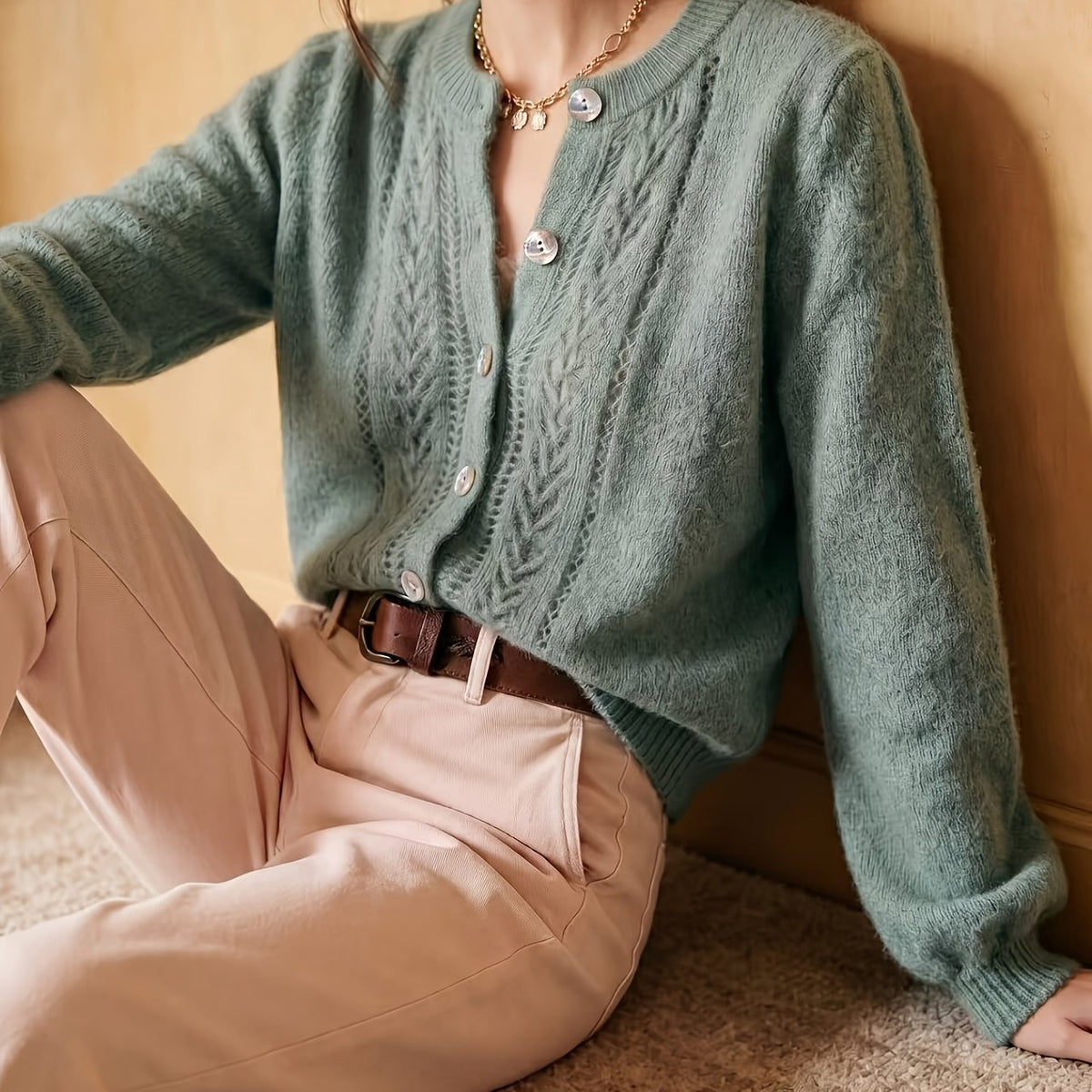 Renata | Gilet ajouré boutonné à col rond — Amielle Paris