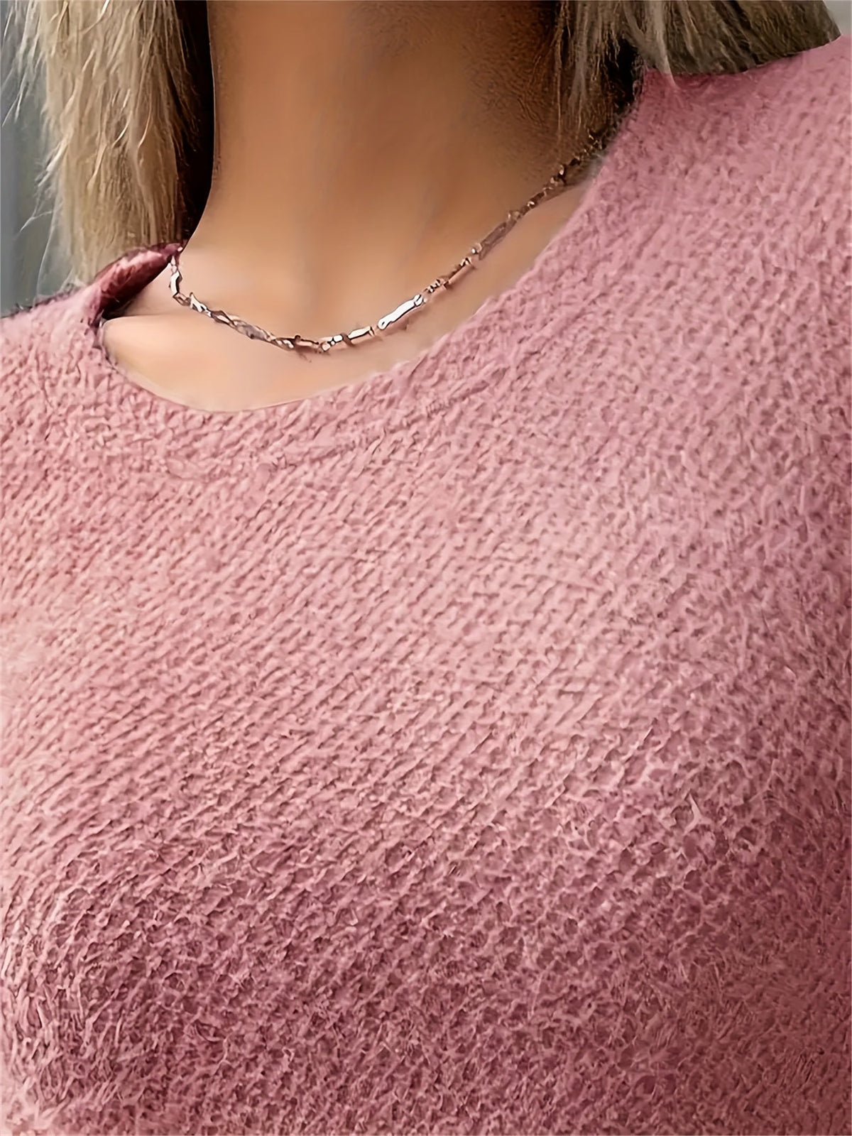 Pull duveteux à col rond Camille — Amielle Paris