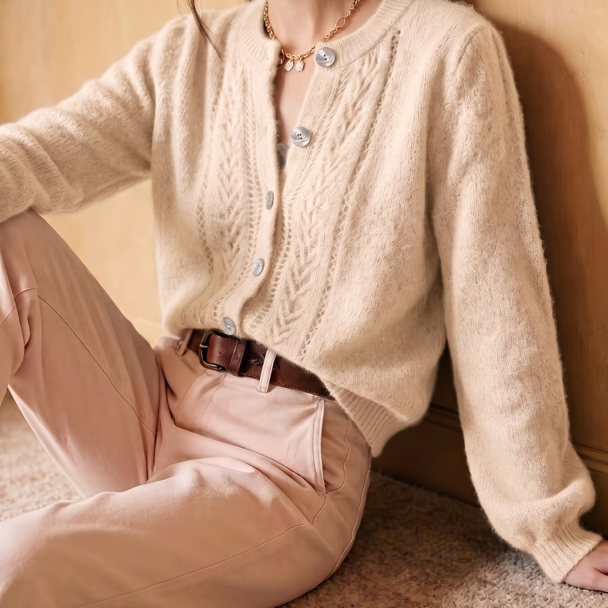 Renata | Gilet ajouré boutonné à col rond — Amielle Paris