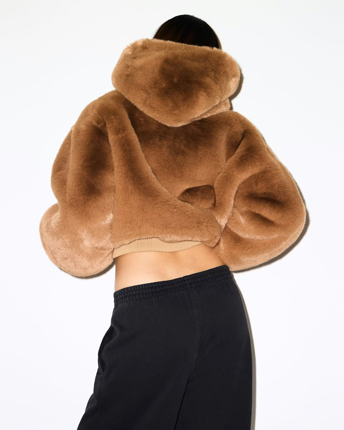 Elara — Blouson court en fausse fourrure — vue 9