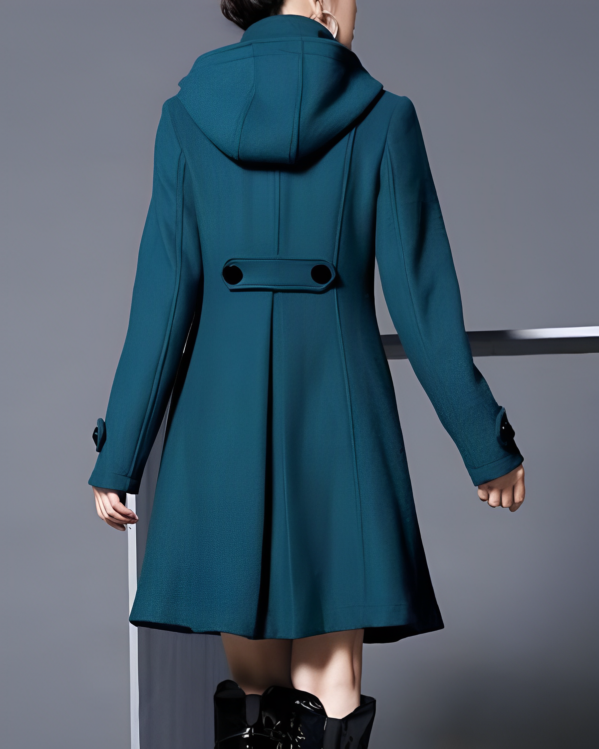 Manteau long à capuche et poches latérales — Amielle Paris