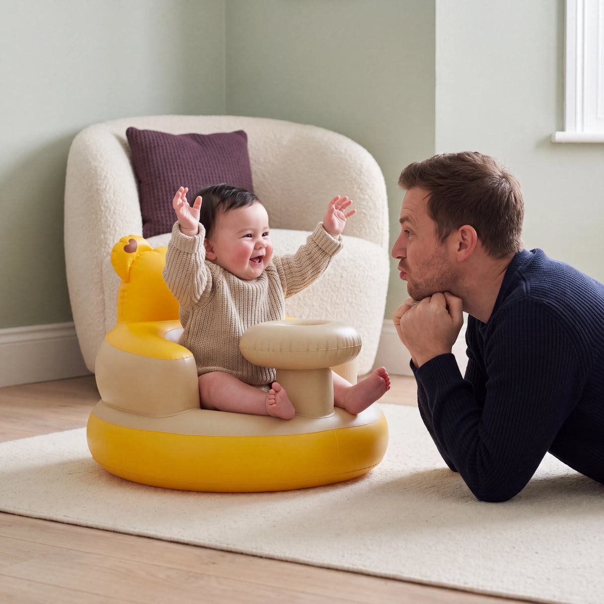 Siège gonflable bébé ours avec tablette — vue 3