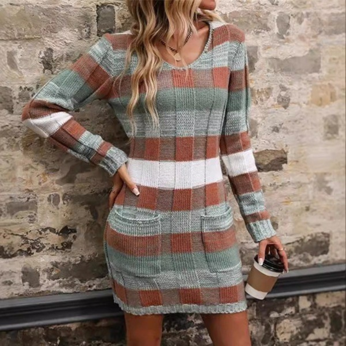 Jocelyn — Robe pull à carreaux et poches — Amielle Paris