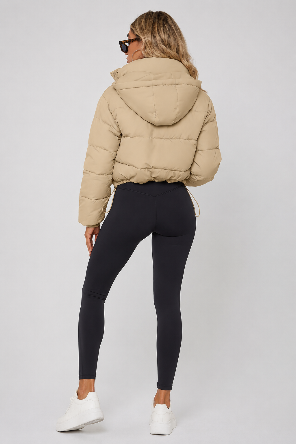 Doudoune courte ample à capuche Jaëlle — Amielle Paris