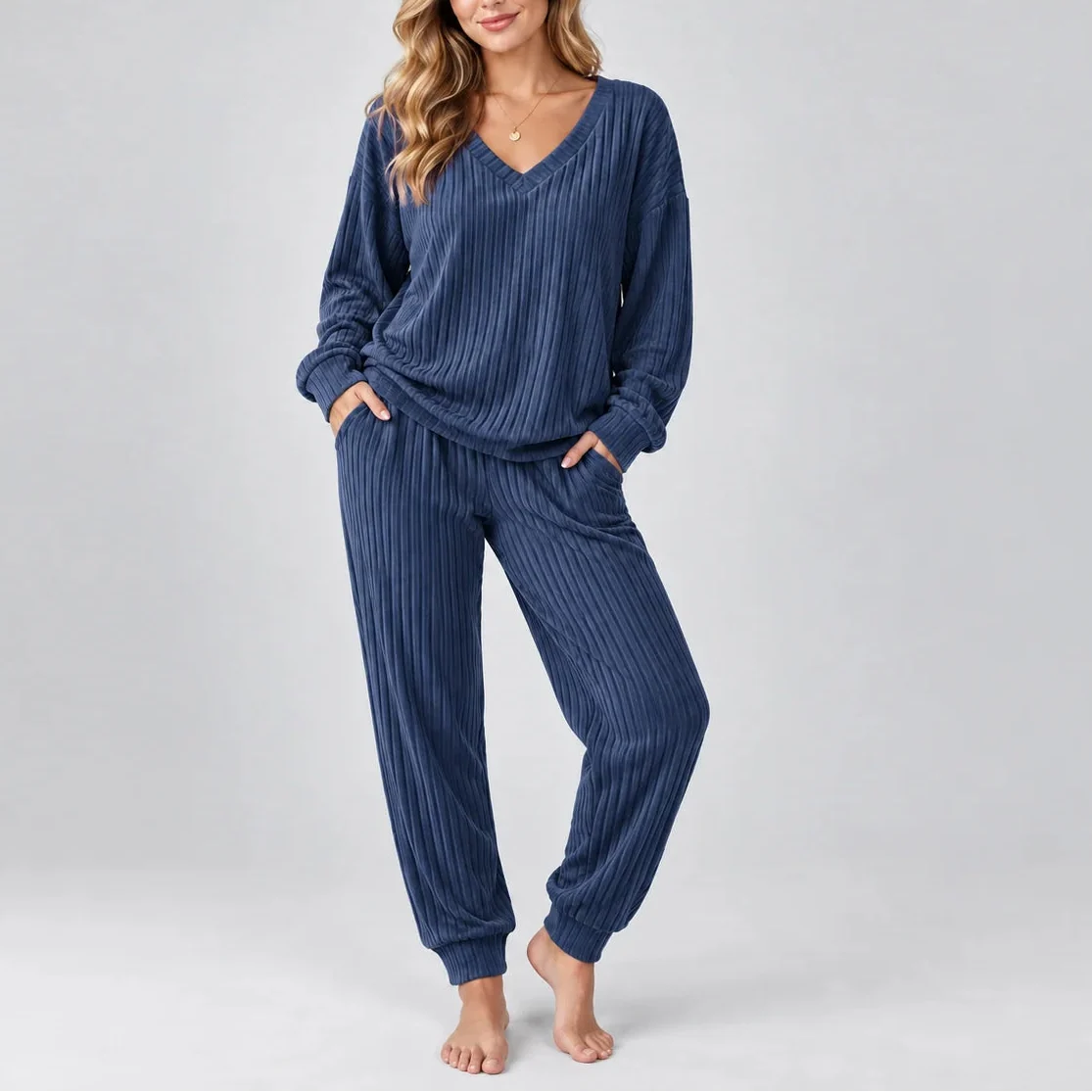 Ensemble côtelé à col V et pantalon souple — Amielle Paris