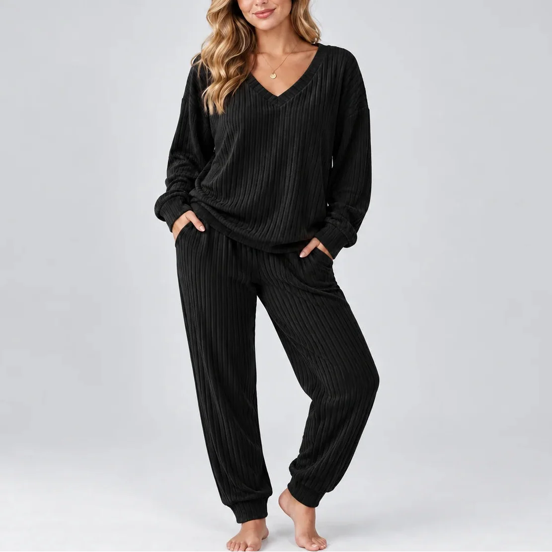 Ensemble côtelé à col V et pantalon souple — Amielle Paris