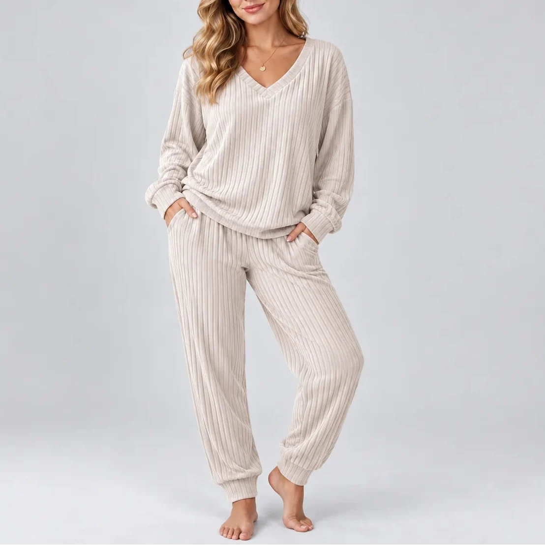 Ensemble côtelé à col V et pantalon souple — Amielle Paris