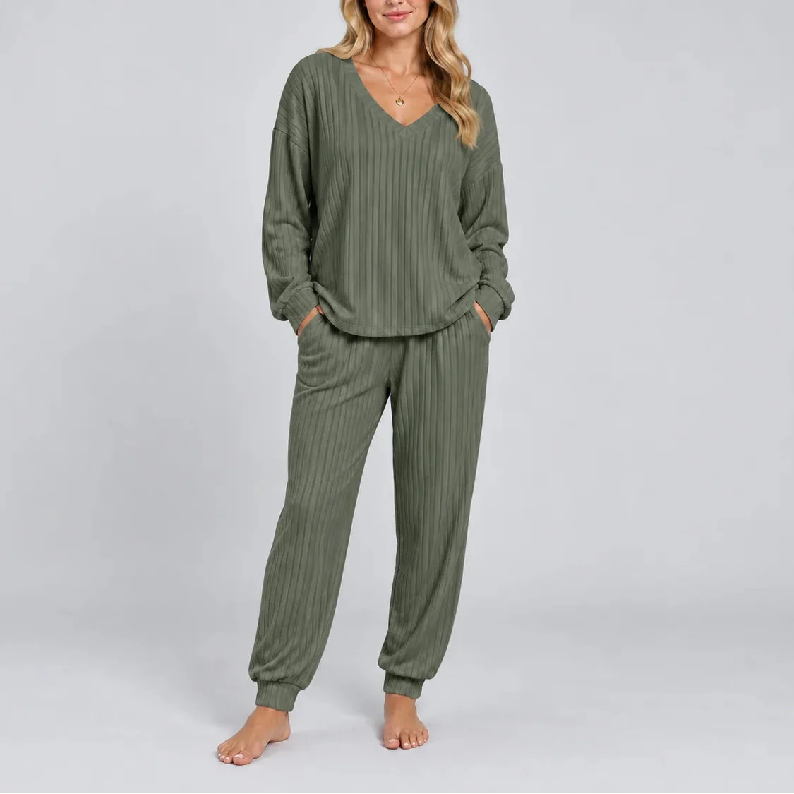 Ensemble côtelé à col V et pantalon souple — Amielle Paris