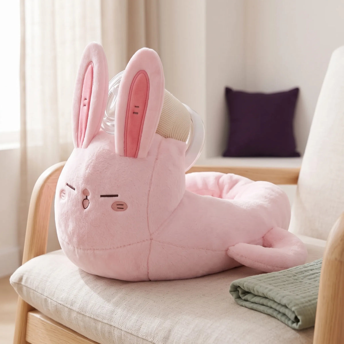 Coussin avec support réglable pour biberon — vue 20