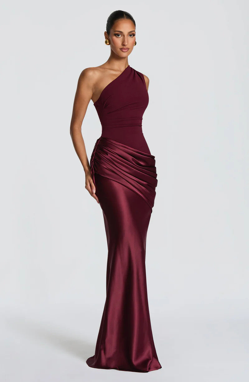 Sidonie — Robe longue satinée à une épaule — Amielle Paris