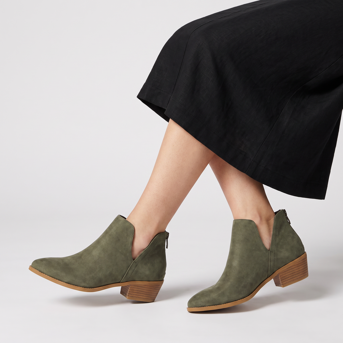 Bottines décolletées en V à zip et pampille — Amielle Paris — vue 5