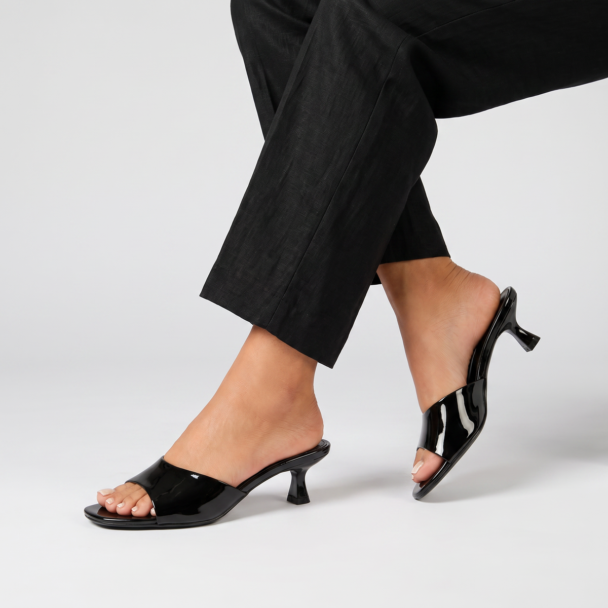 Mules vernies à large bride et bout carré — Amielle Paris — vue 4