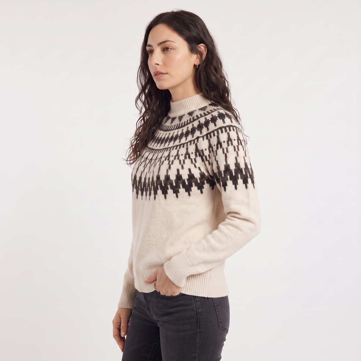 Pull à col montant et empiècement jacquard nordique — Amielle Paris — vue 4