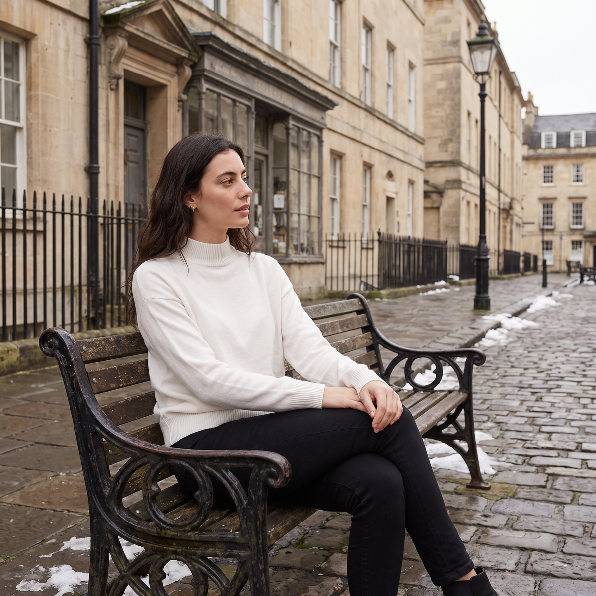 Pull en maille fine à col montant — Amielle Paris — vue 3