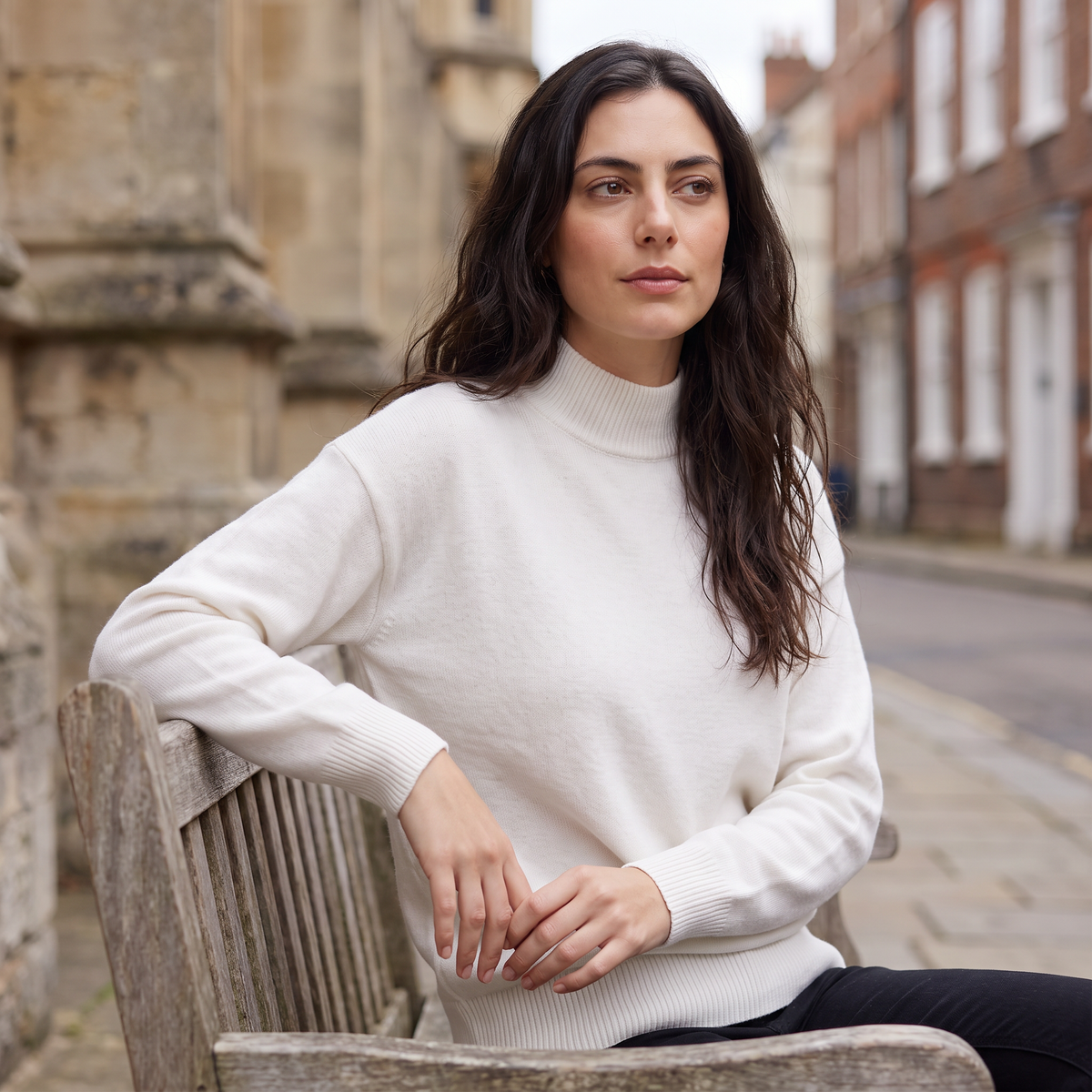 Pull en maille fine à col montant — Amielle Paris — vue 2