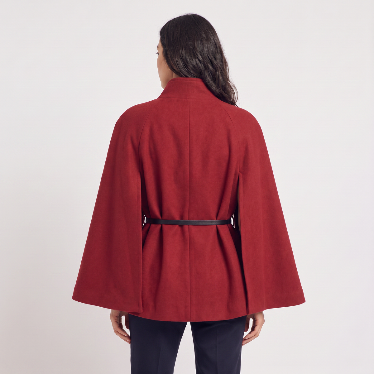 Manteau cape ceinturé à manches chauve-souris — Amielle Paris — vue 7