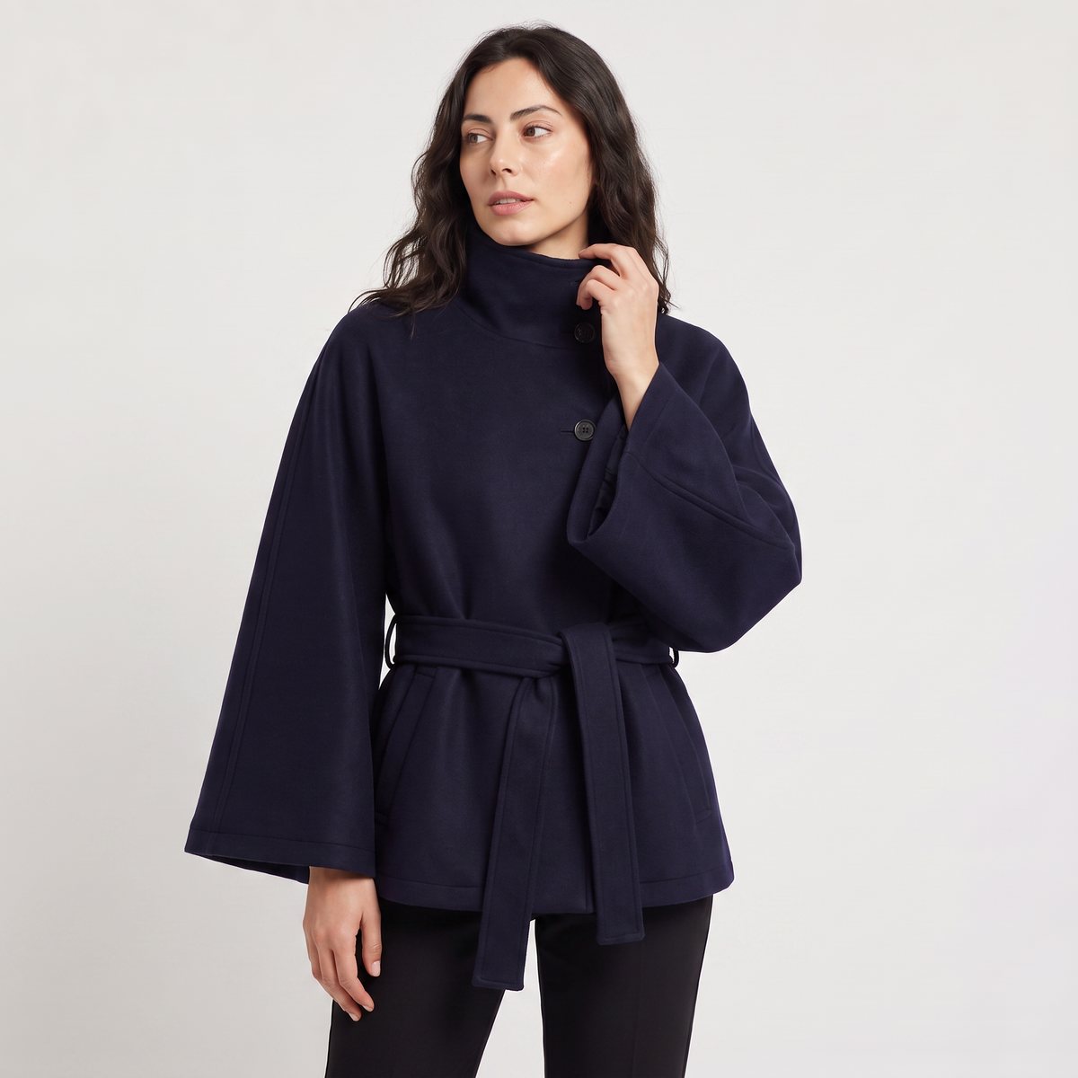 Manteau cape ceinturé à col montant — Amielle Paris — vue 1