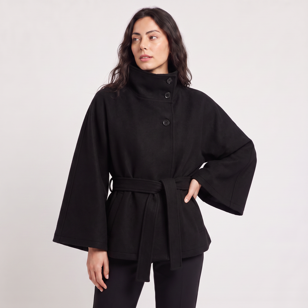Manteau cape ceinturé à col montant — Amielle Paris — vue 8