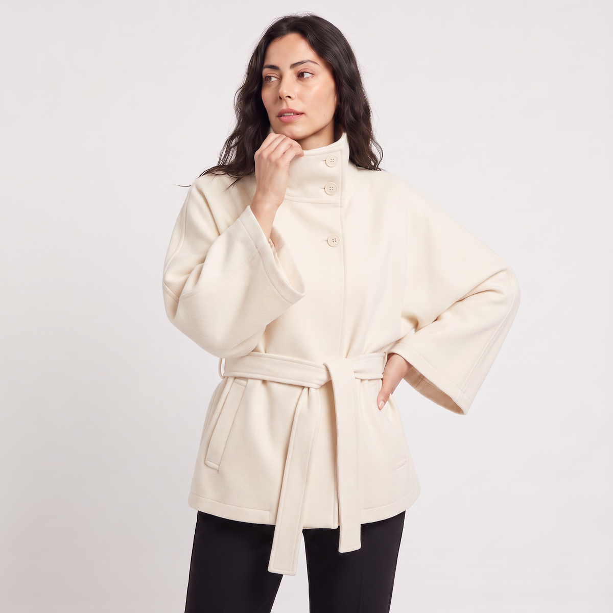 Manteau cape ceinturé à col montant — Amielle Paris — vue 7