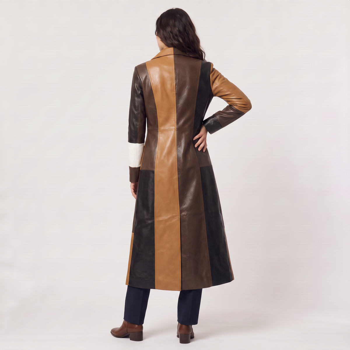 Trench long patchwork aspect cuir — Amielle Paris — vue 4
