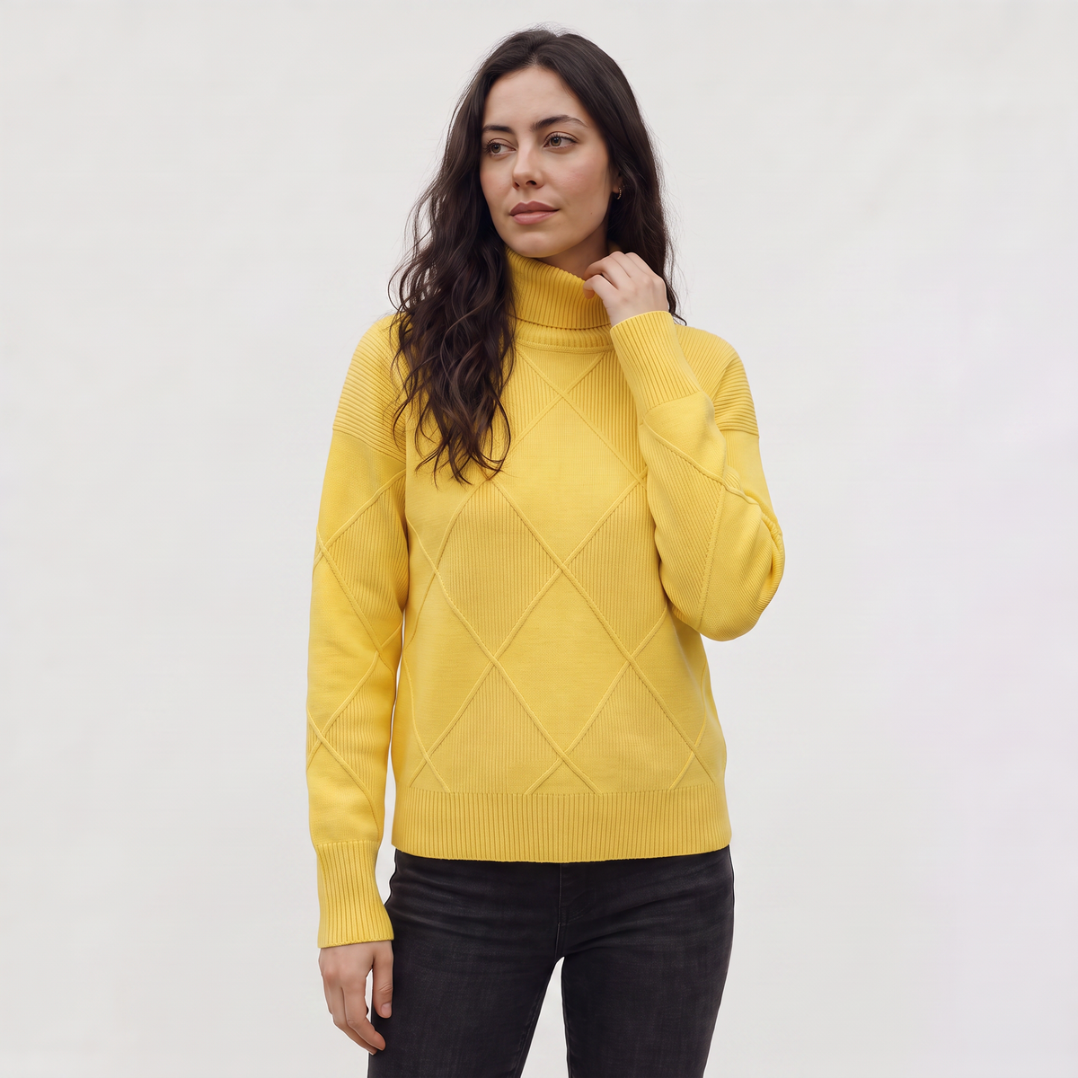Pull ample à col roulé et torsades — Amielle Paris — vue 1