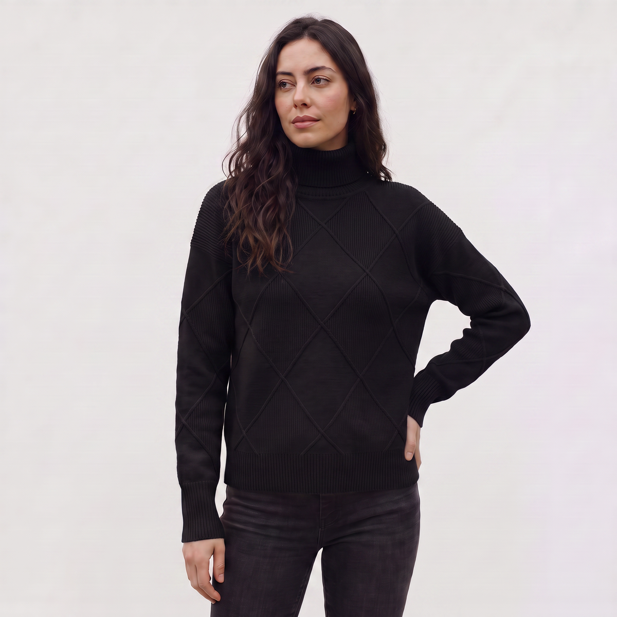 Pull ample à col roulé et torsades — Amielle Paris — vue 4