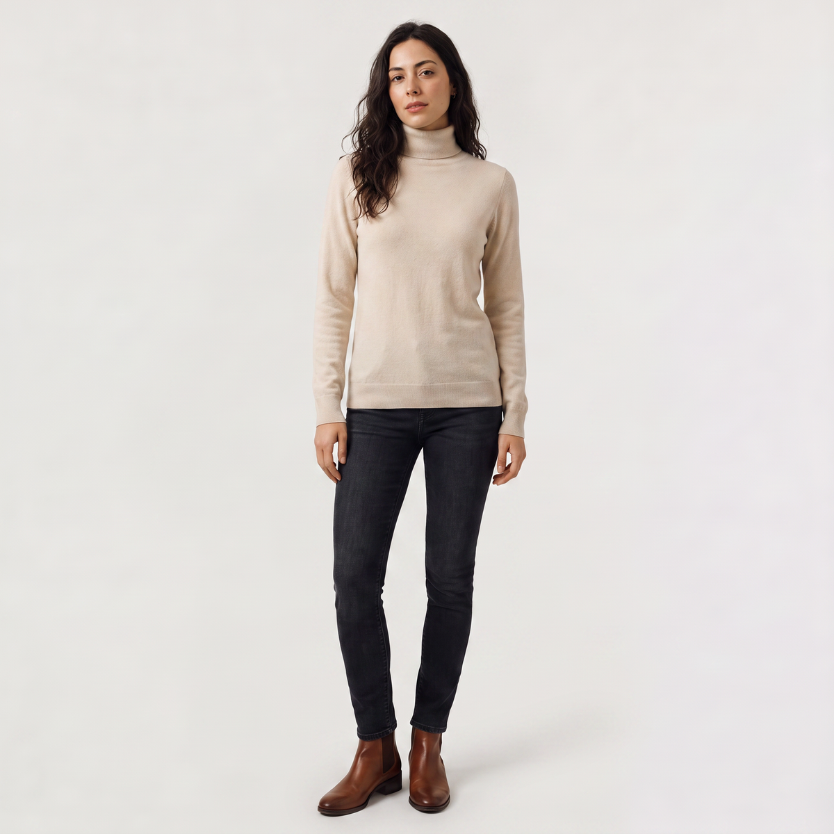 Pull à col roulé en maille fine — Amielle Paris — vue 5