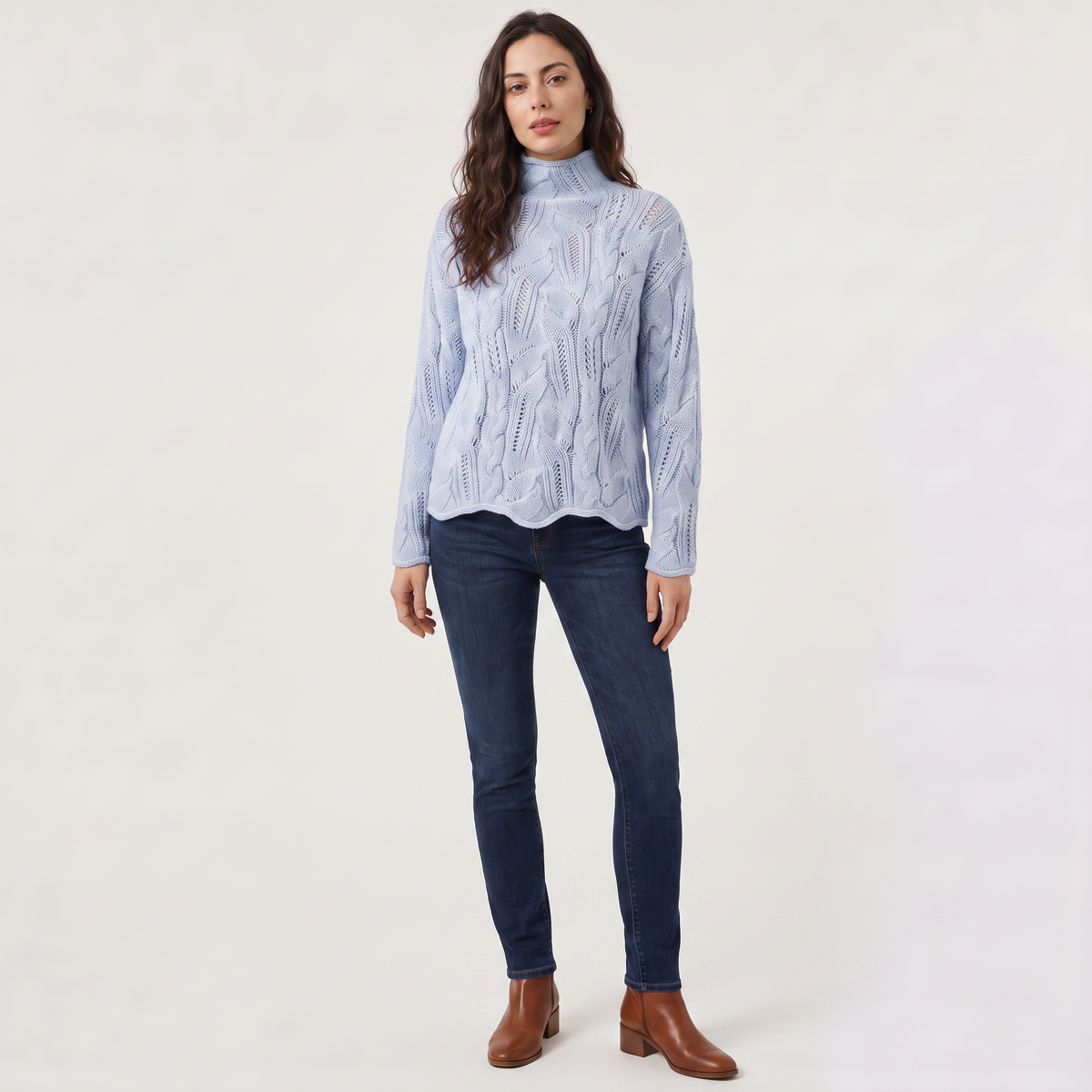 Pull ample col roulé à torsades et motifs ajourés — Amielle Paris — vue 5