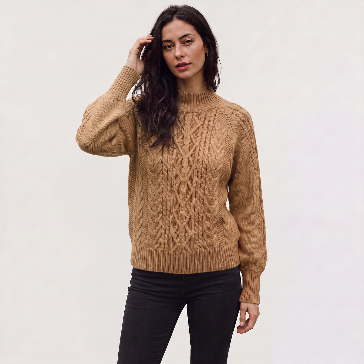 Pull torsadé à petit col montant et manches raglan — Amielle Paris — vue 10
