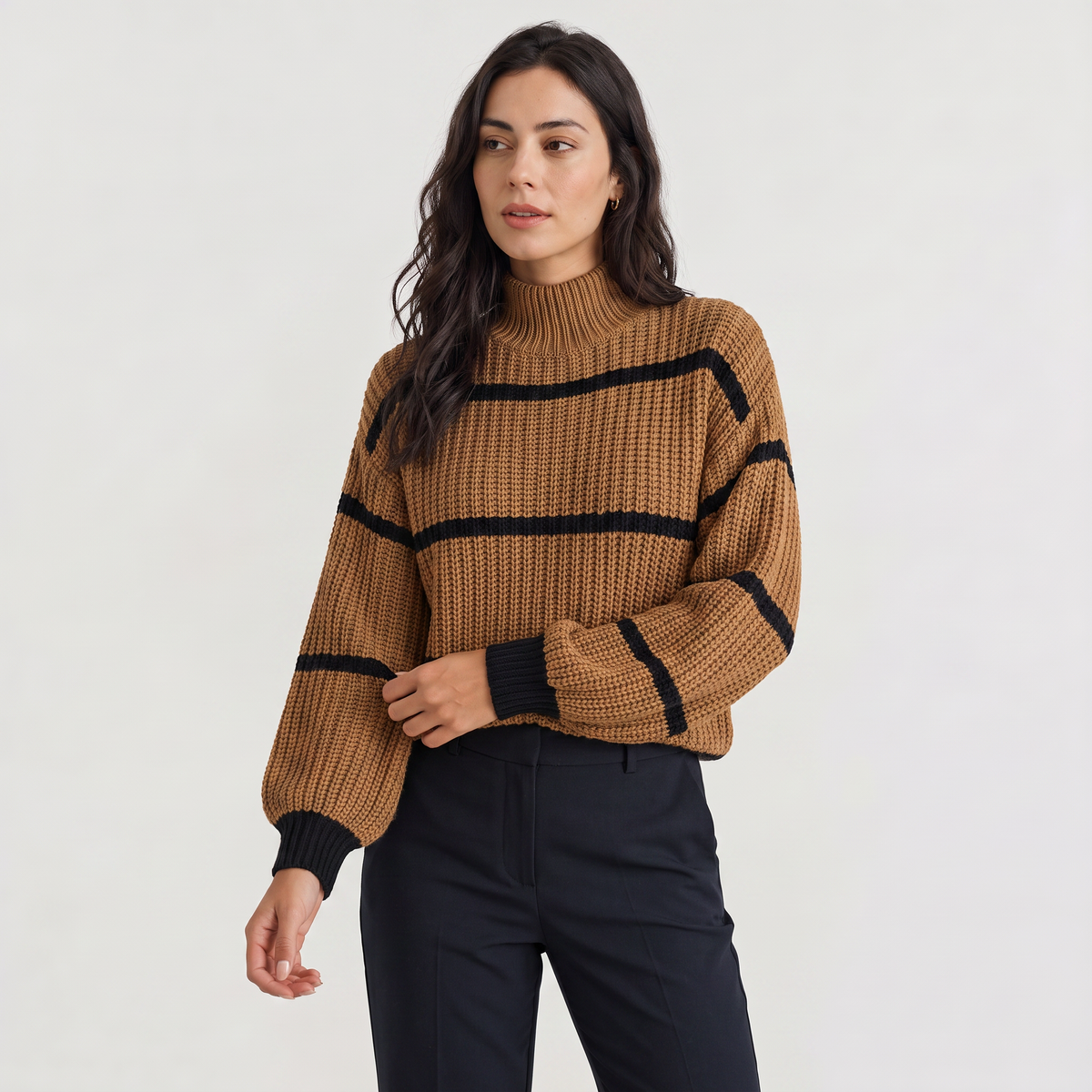 Pull rayé à col montant et manches lanternes — Amielle Paris — vue 1
