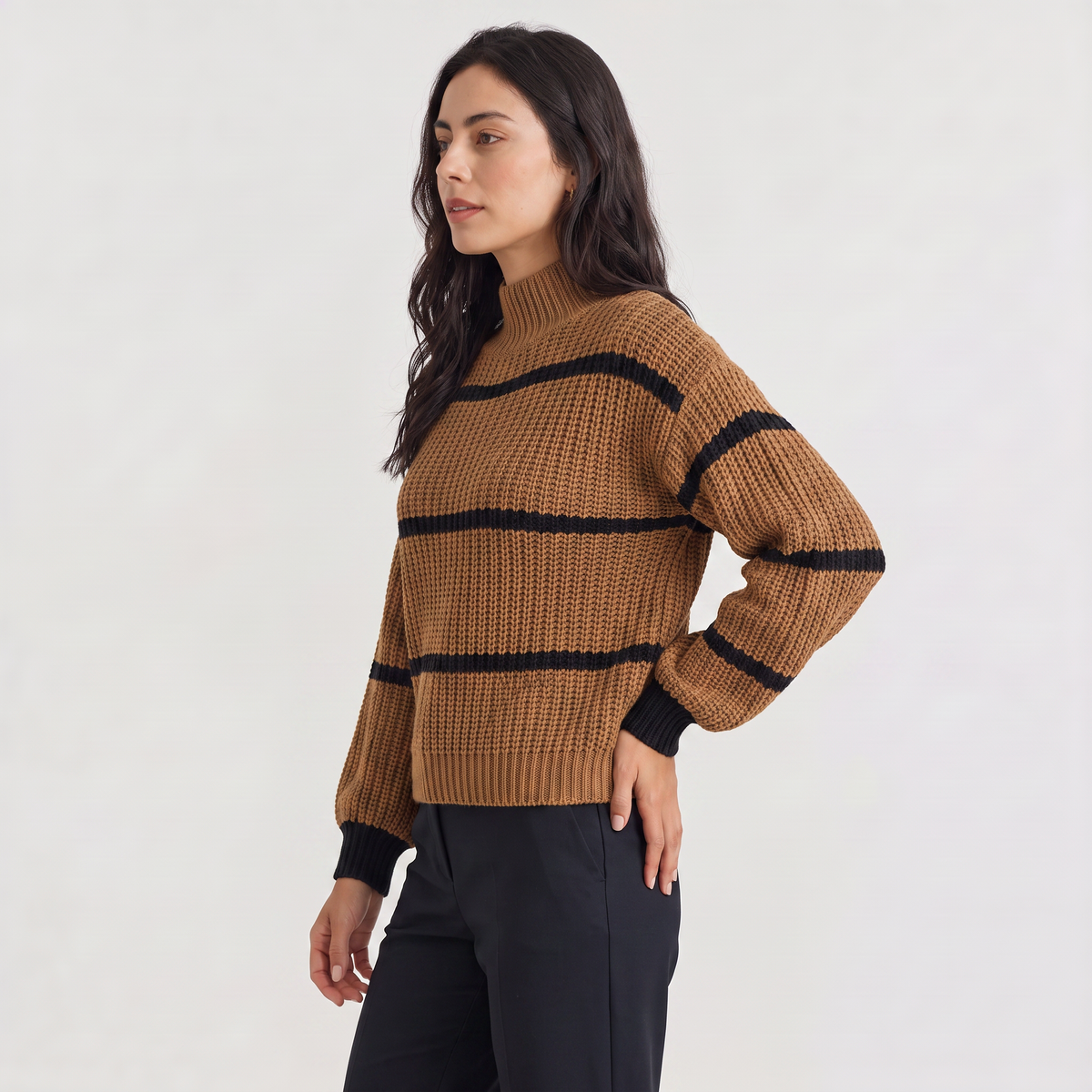 Pull rayé à col montant et manches lanternes — Amielle Paris — vue 8
